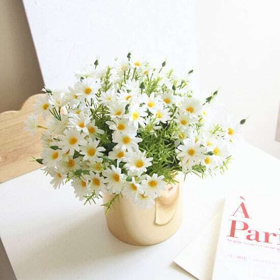 

Artificial Daisy 1 Bunch With 6pcs Branch