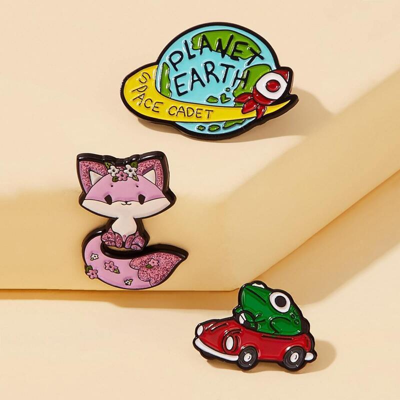 

Cat & Frog Design Brooch 3pcs, Multicolor