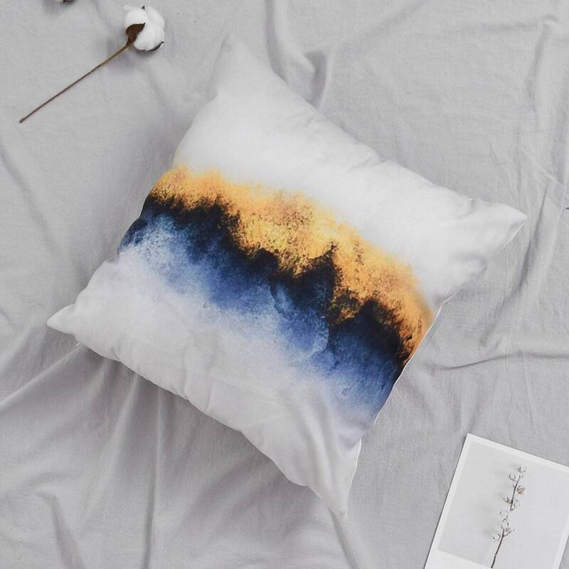 

Gradient Forest Print Cushion Cover, Multicolor