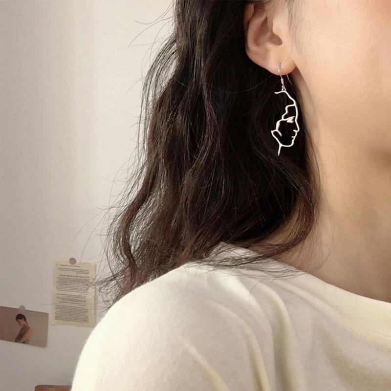 

Figure Design Drop Earrings 1pair, Silver
