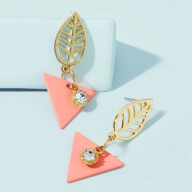 

Leaf Decor Triangle Drop Earrings 1pair, Multicolor