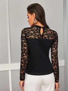 SHEIN لباس علوي بادخال دانتيل وبقص امامي