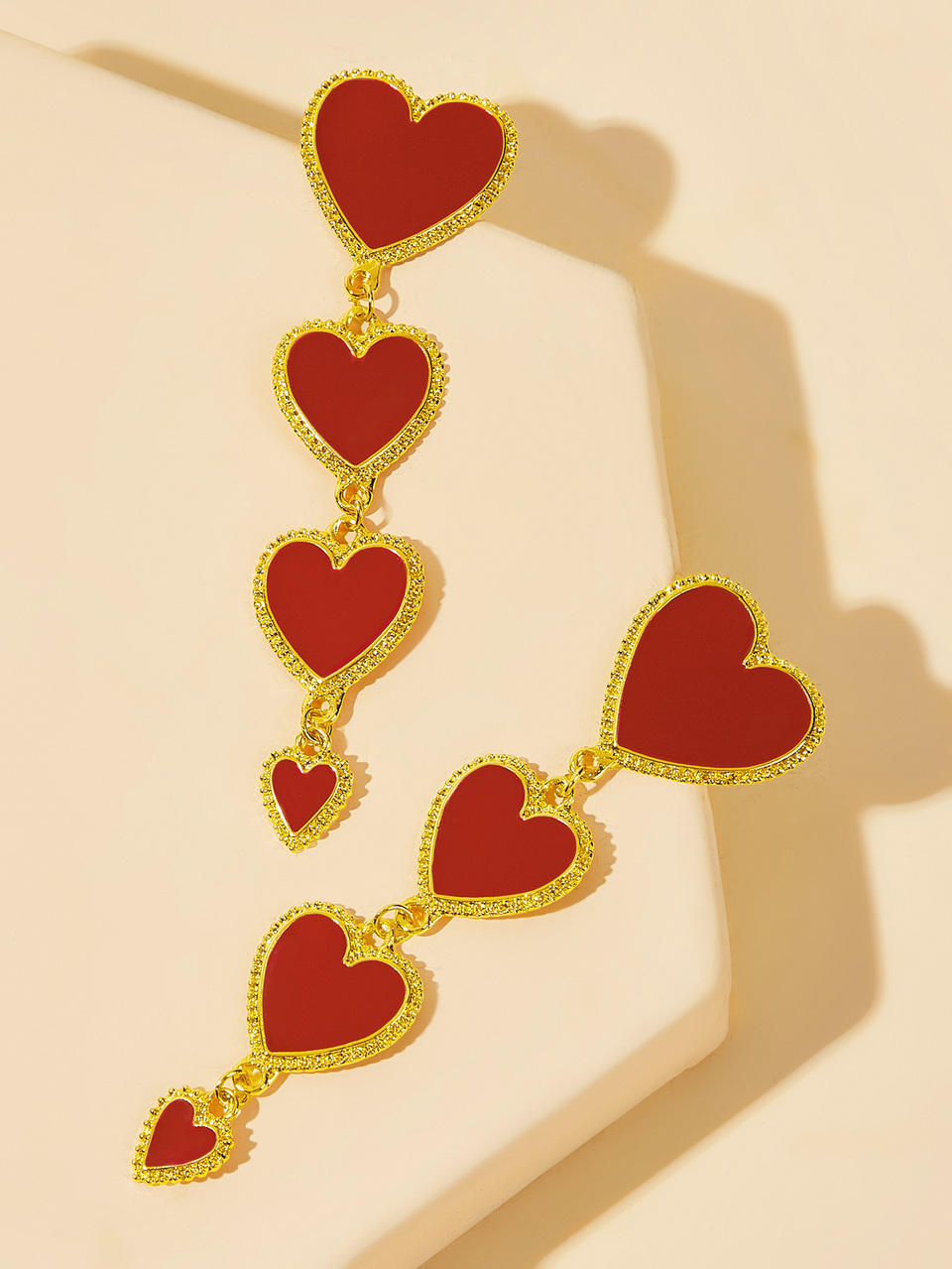 1 Pair European Style Elegant Red Heart Metal Earrings, Fashion Heart Drop Earrings, Suitable For Valentine