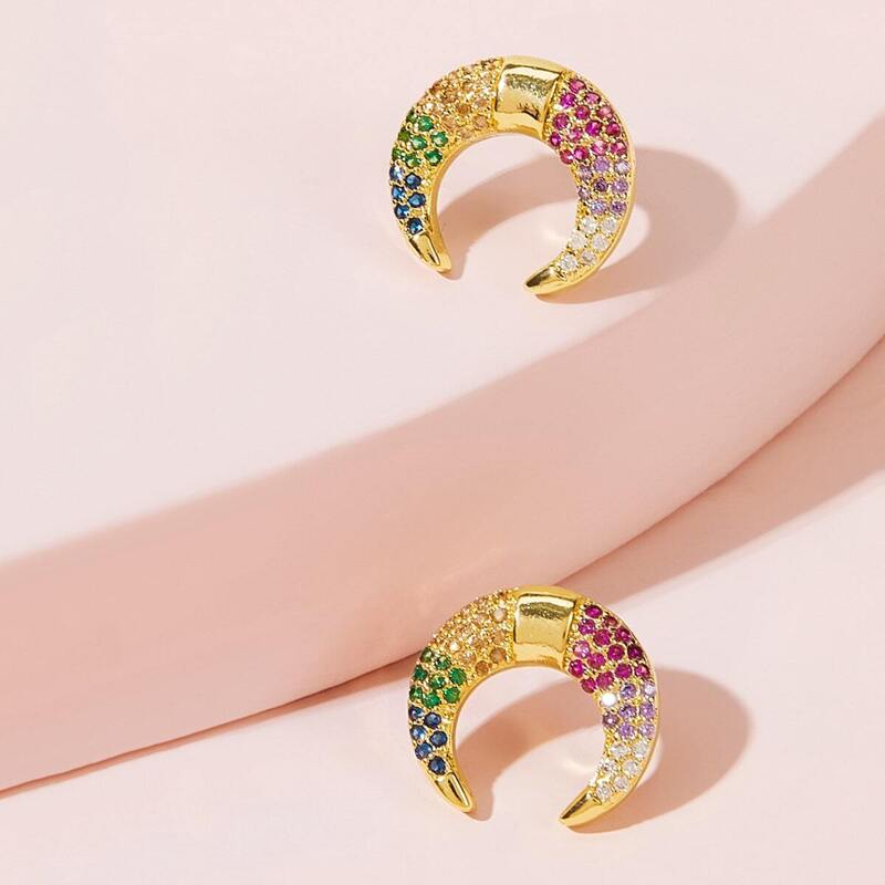 

Rhinestone Engraved Moon Stud Earrings 1pair, Multicolor