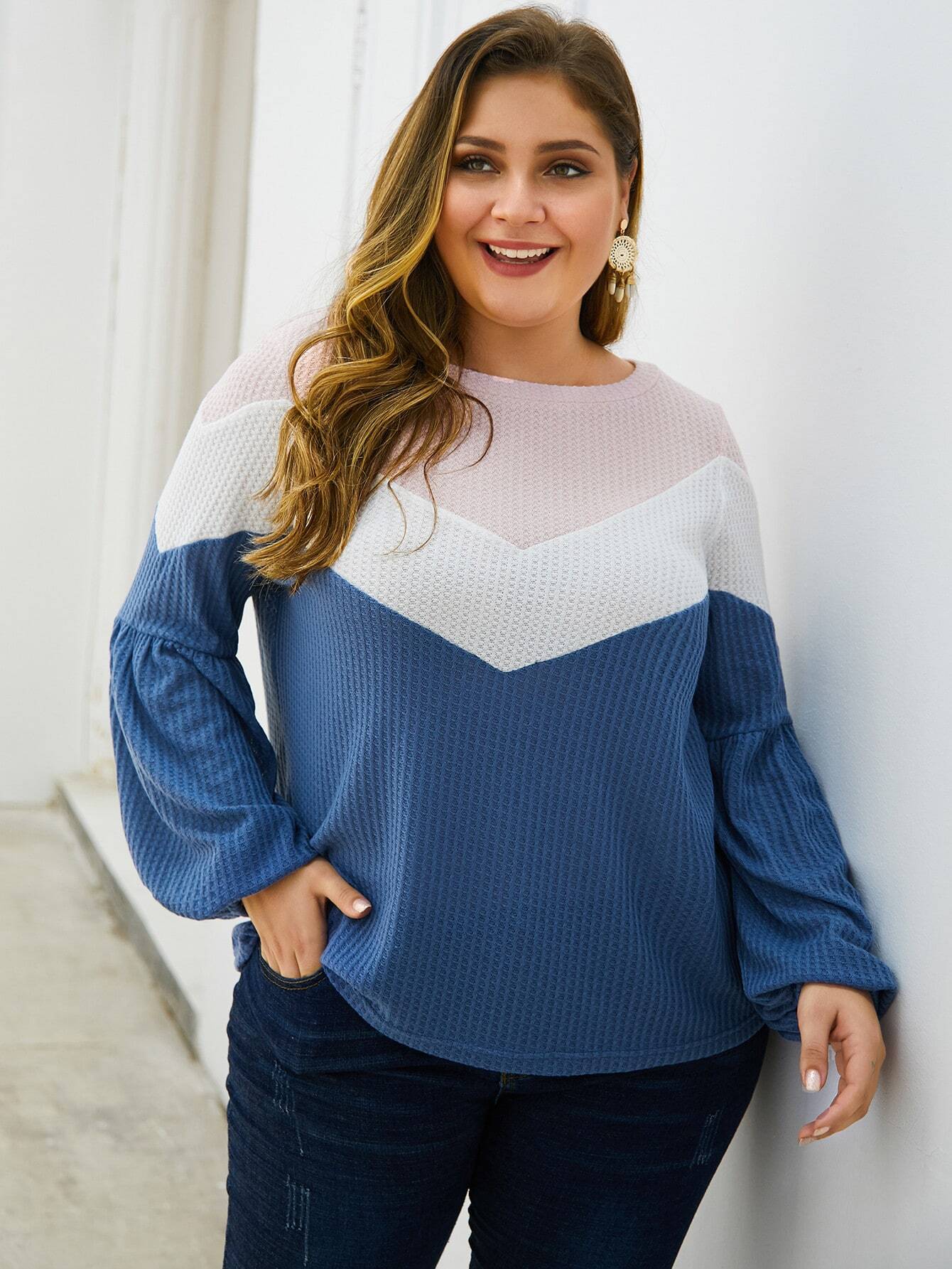 pull avec manches bouffantes et blocs de couleurs