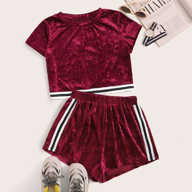 

Contrast Striped Tape Velvet Tee With Shorts, Burgundy