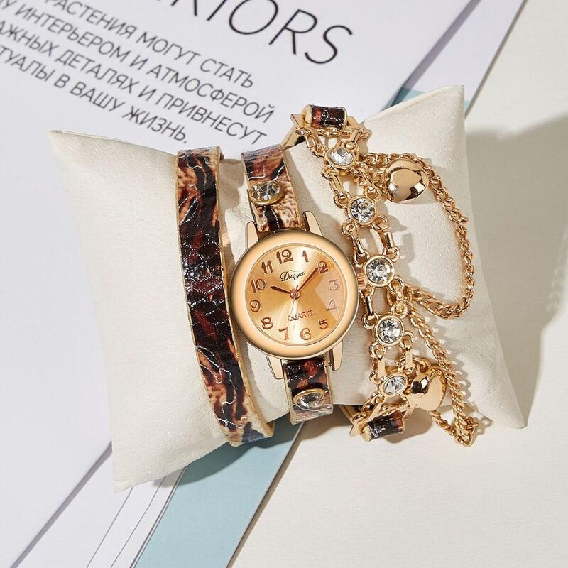 

Rhinestone Decor Chain Strap Pointer Quartz Watch