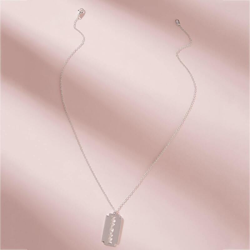 

Razor Charm Necklace 1pc, Silver