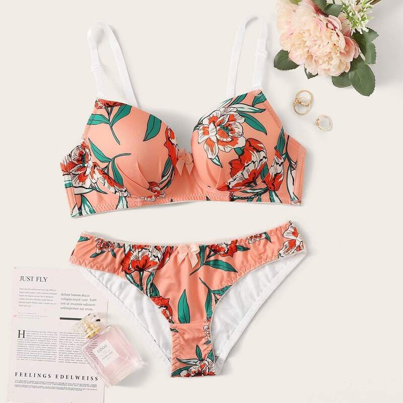 

Floral Print Underwire Lingerie Set, Multicolor