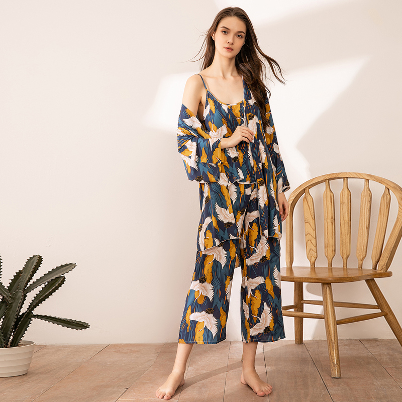 

Crane Print Cami Pajama Set With Robe, Multicolor