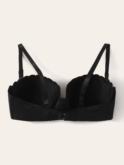 حمالة صدر سوداء بسيطة من القماش مع تفاصيل من الدانتيل والفيونكة ذات إطالة طفيفة للنساء