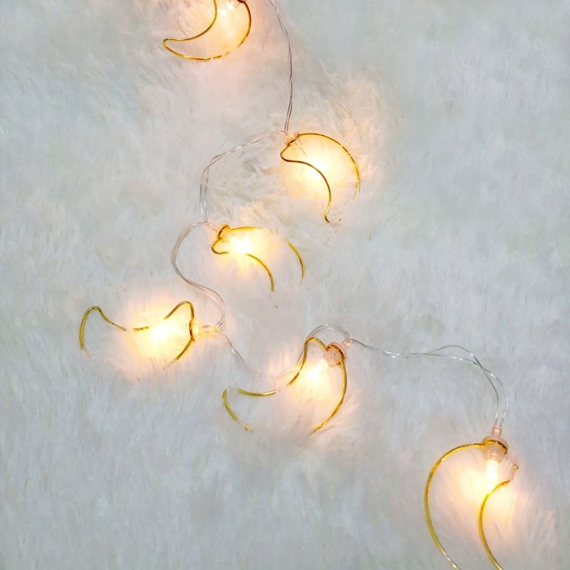 

10pcs Hollow Moon Shaped Bulbs String Light, Gold