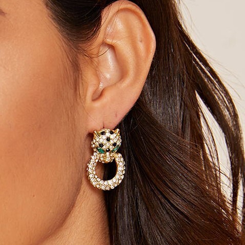 

Rhinestone Engraved Animal Shaped Stud Earrings 1pair, Gold