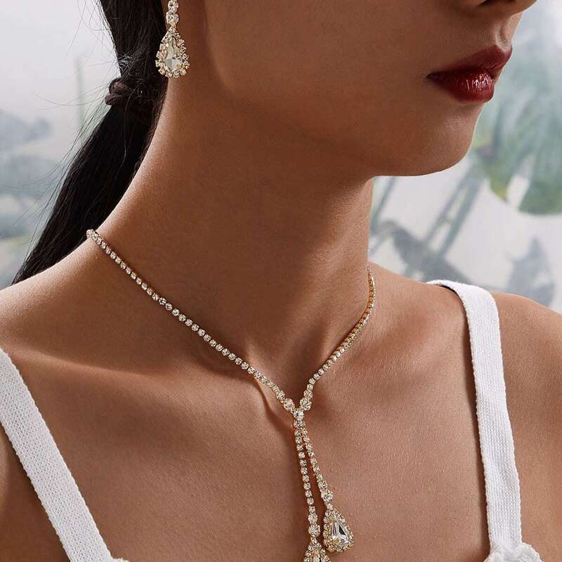 

Rhinestone Engraved Waterdrop Charm Necklace & Earrings 3pcs