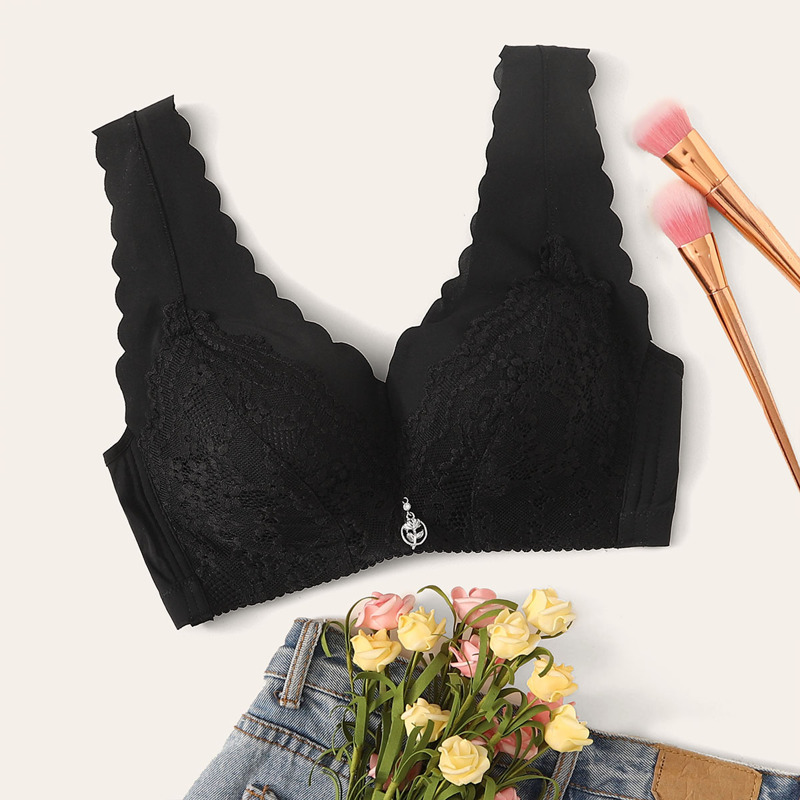 

Floral Lace Scalloped Trim Bralette, Black
