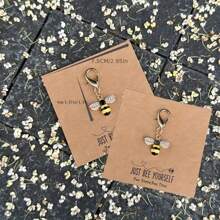 1 件“Just Bee Yourself”蜜蜂钥匙扣、激励礼物、加油卡、可爱友谊礼物、礼物、情人节装饰返校情人节 - Just Bee Yourself - 查看 2