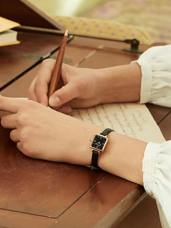 FENLON 1pc Women s Watch Elegant Vintage High End Small Square Light Luxury Leather Strap Quartz Waterproof Wristwatch Suitable For Daily Wear Shopping Travel And Photography Occasions p 31434098
