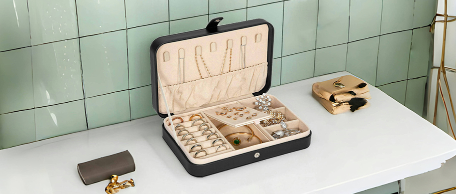 1pc 21 14 5 4 5cm Large Capacity Jewelry Organizer Box Simplistic Leather Jewelry Storage Case Portable Solid Color Rectangle Accessory Storage Box For Necklaces Rings Earrings Etc Suitable As Festival Or Birthday Gift For Mom Girlfriend Lover Or Bff It Can Also Be Used For Business Travel  p 22655785