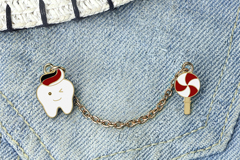 1pc Cute Lollipop Handsome Teeth Brooch Funny Cartoon Metal Chain Enamel Pin Fashion Cowboy Lapel Pins For Friendship Badge Gift p 42487355