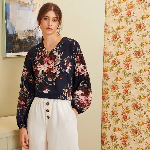 

Botanical Print Lantern Sleeve Top