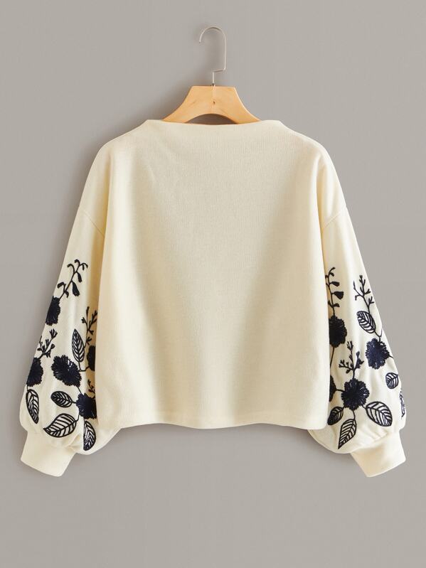 

Floral Embroidered Drop Shoulder Sweatshirt, Beige