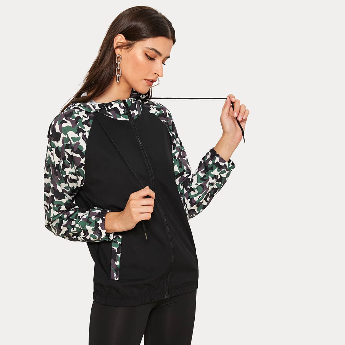 

Contrast Camo Print Zip-up Hooded Windbreaker Jacket, Black