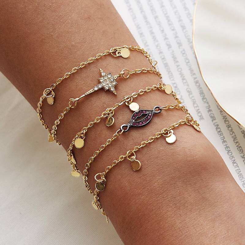 

Disc & Rhinestone Engraved Mouth Decor Chain Bracelet 5pcs, Gold