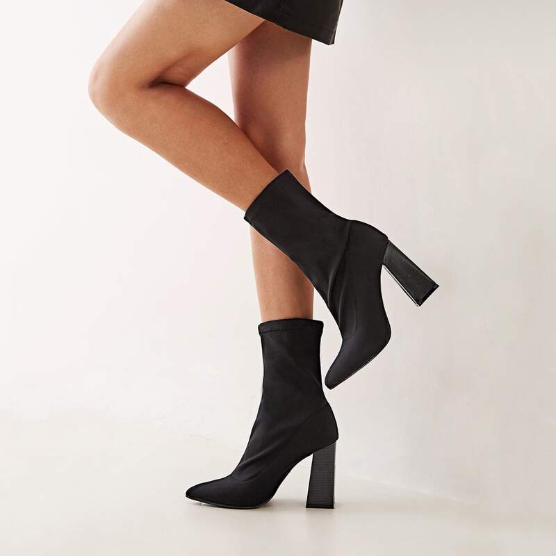 

Point Toe Chunky Heeled Boots, Black