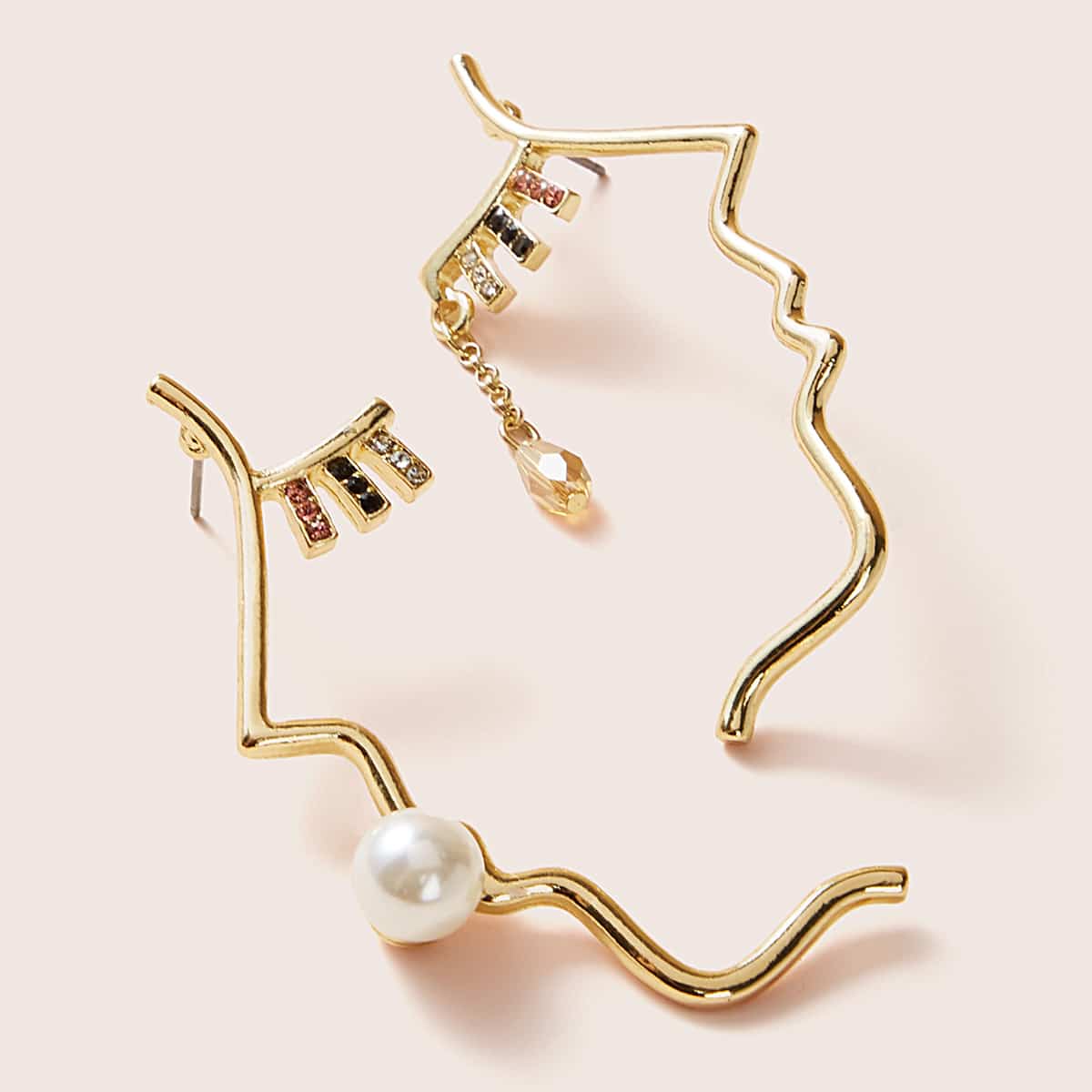 

1pair Rhinestone Engraved & Faux Pearl Figure Design Earrings, Gold