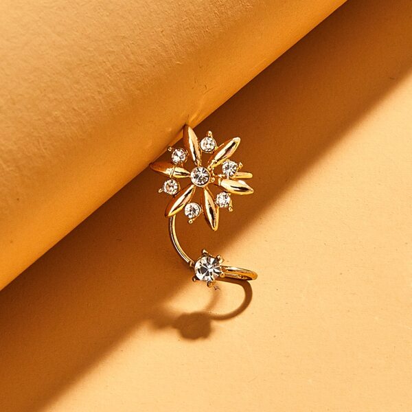 

1pc Rhinestone Decor Flower Shaped Ear Clip, Gold