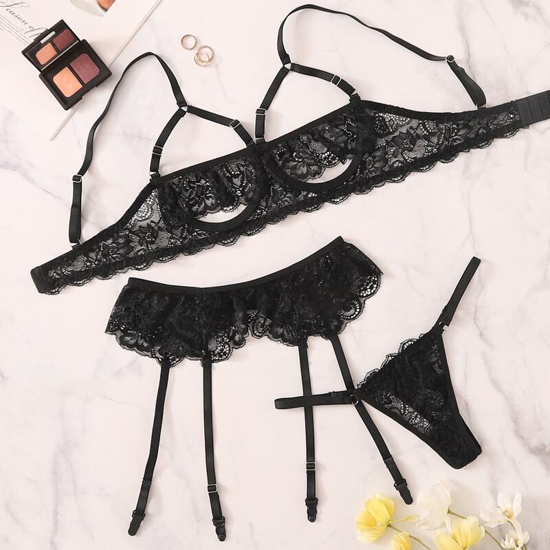 

Floral Lace Underwire Lingerie Set With Garter, Black