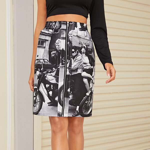 

Zip Up Front Figure Graphic Skirt, Black