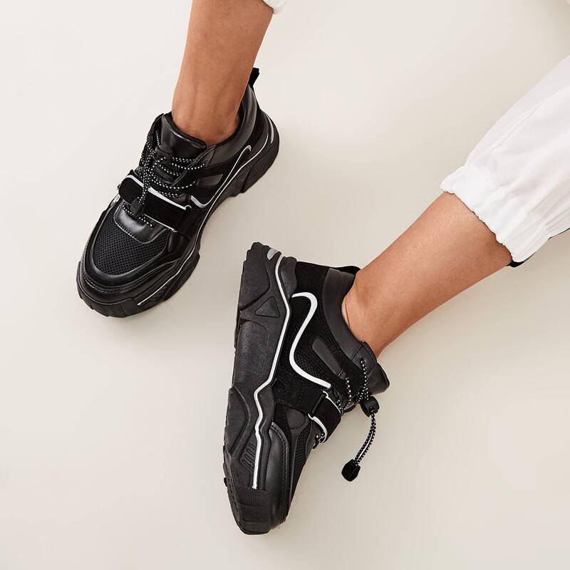 

Elastic Buckle & Velcro Design Chunky Sneakers, Black