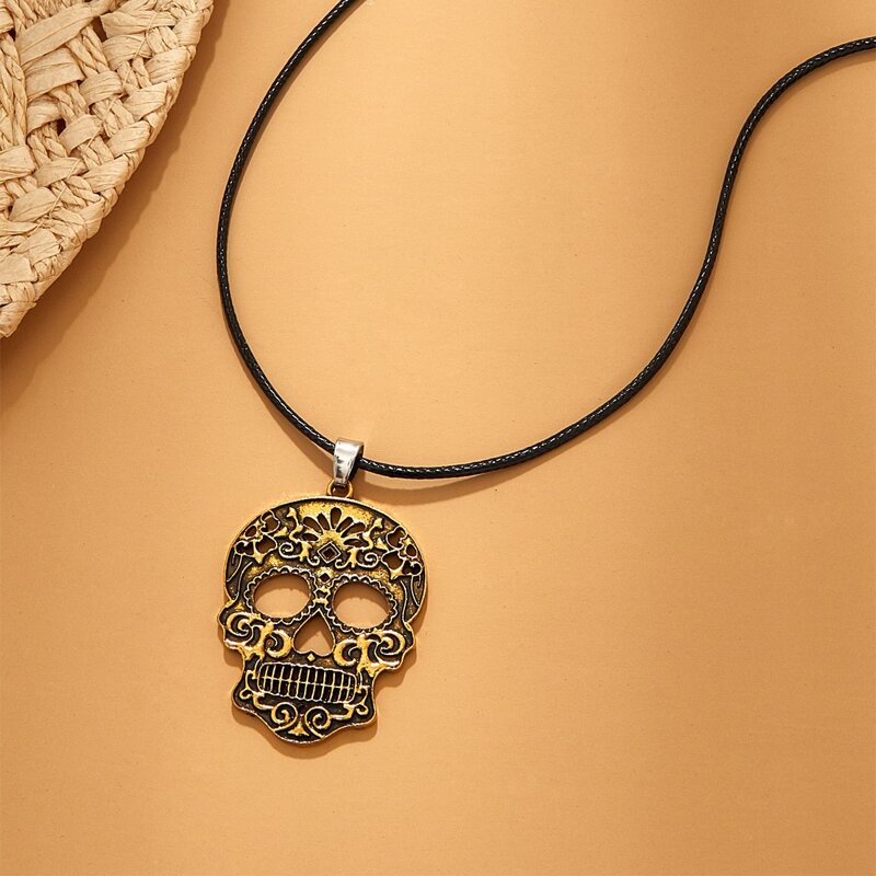 

1pc Skull Charm Necklace, Gold
