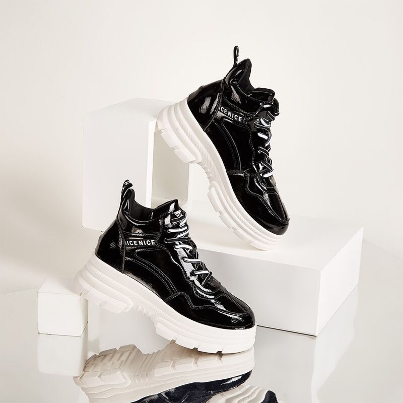 

Lace-up High Top Chunky Trainers, Black