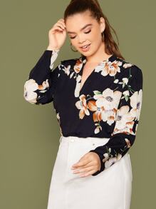 SHEIN Plus Notch Collar Floral Top - Navy Blue - View 1