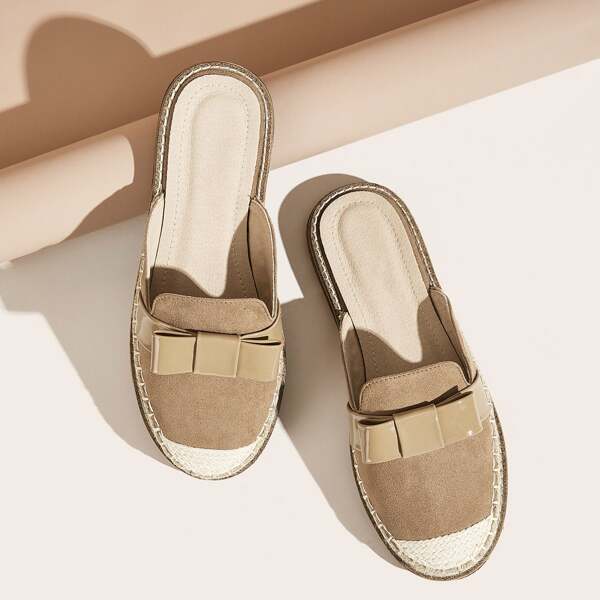 

Bow Decor Cap Toe Flat Mules