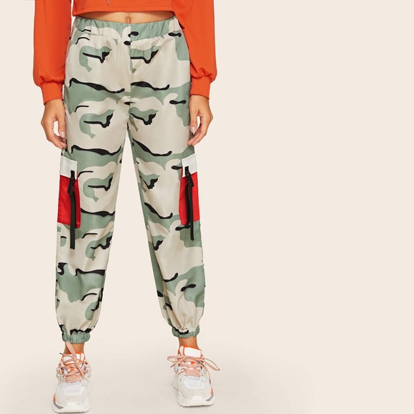 

Camo Print Buckle Tape Side Pocket Cargo Pants, Multicolor