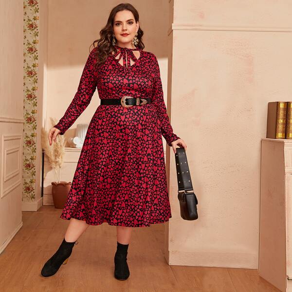 

Plus All Over Heart Print Tie Front Dress, Multicolor