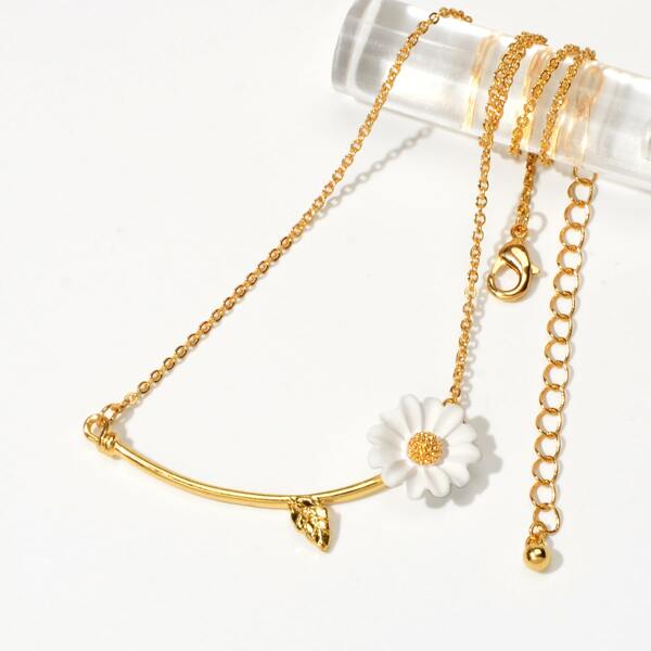 

Sunflower Charm Curved Bar Chain Necklace, Gold