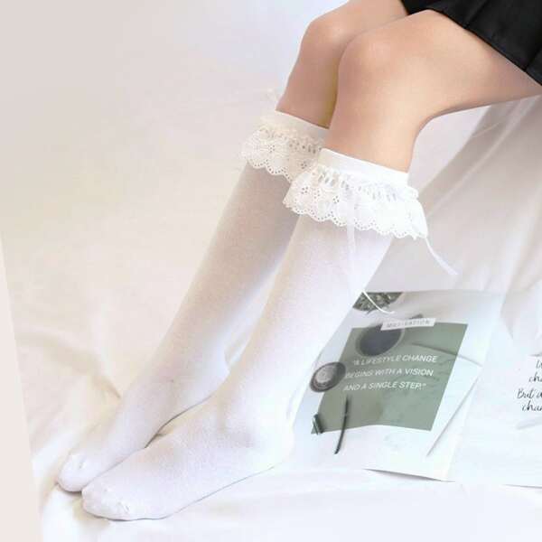 

1pair Girls Lace Trim Knee Length Socks, White