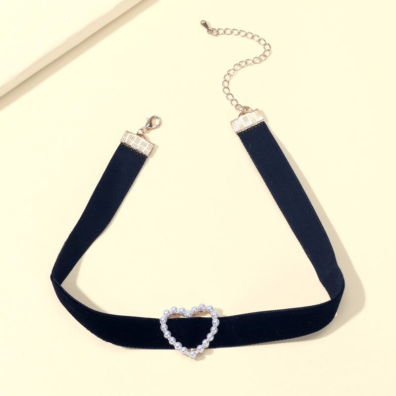 

1pc Faux Pearl Heart Decor Choker, Black