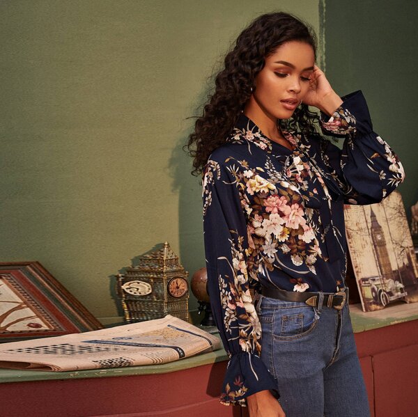 

Tie Neck Floral Print Flounce Sleeve Blouse, Navy
