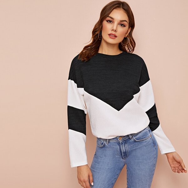 

Two Tone Chevron Top, Black and white