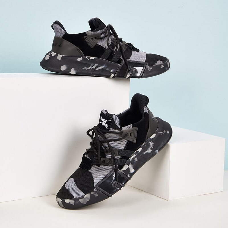 

Guys Lace-up Front Wide Fit Trainers, Multicolor