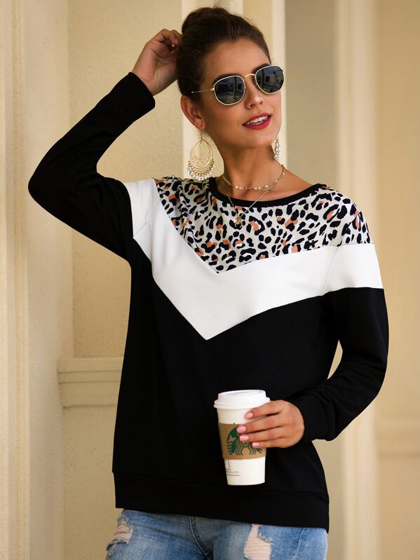 

Contrast Leopard Chervon Sweatshirt, Black