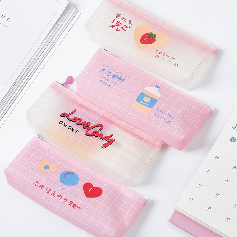 

1pc Random Plaid Pattern Pencil Case