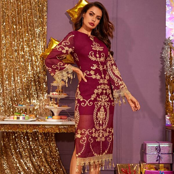 

Baroque Embroidery Macrame Fringe Split Fitted Dress, Burgundy