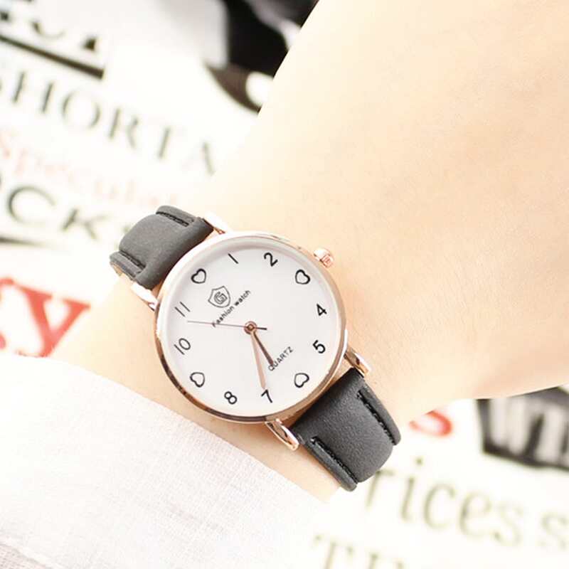 

Pu Strap Quartz Watch
