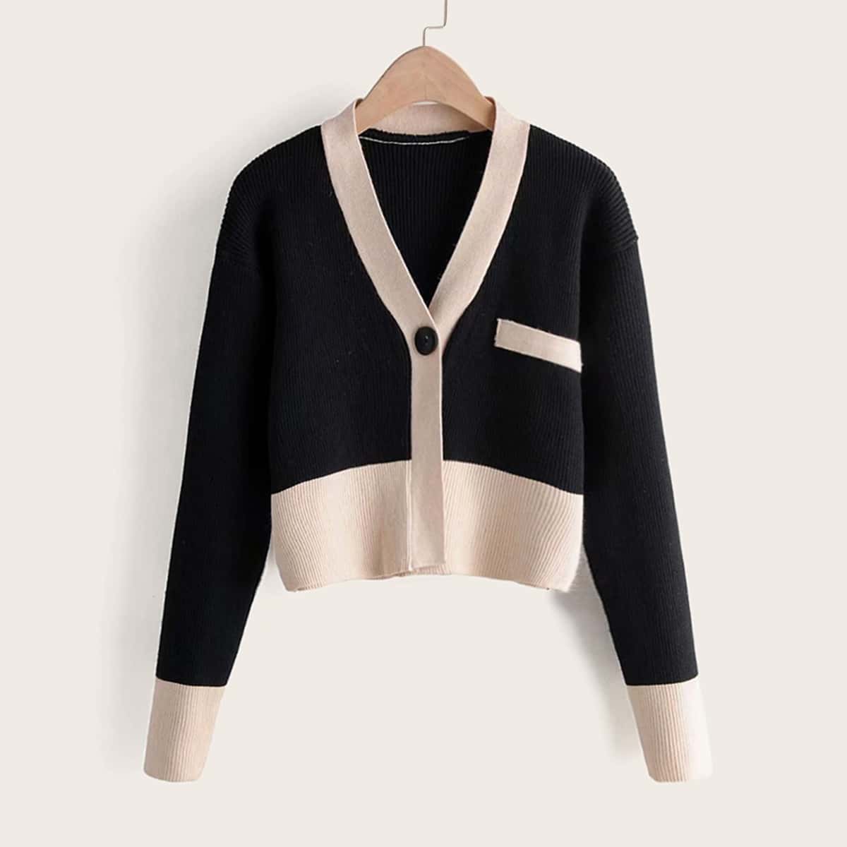

Colorblock V-Neck Single Button Sweater, Black